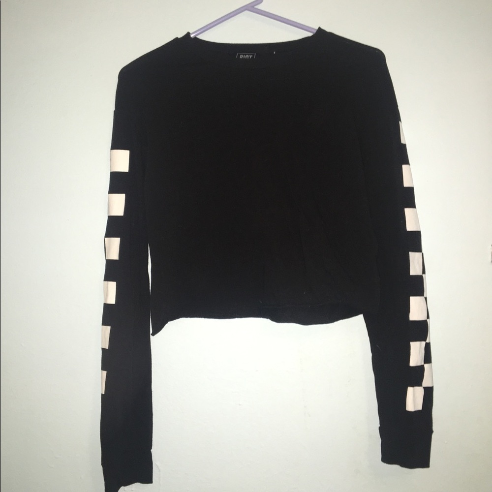 Checkered Sleeve Long Sleeve